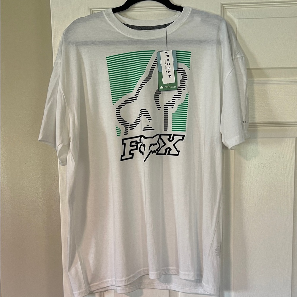 Fox Men’s White and Green Graphic Tee